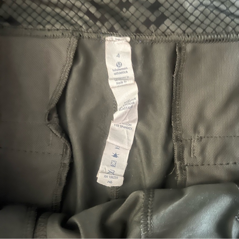 Lululemon Jet Crop (Slim) *Luxtreme Ziggy Snake Fatigue Green Gator Green 4 - Picture 10 of 10